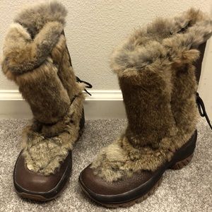These stylish Ulu rabbit trimmed winter boots are both comfortable and warm.